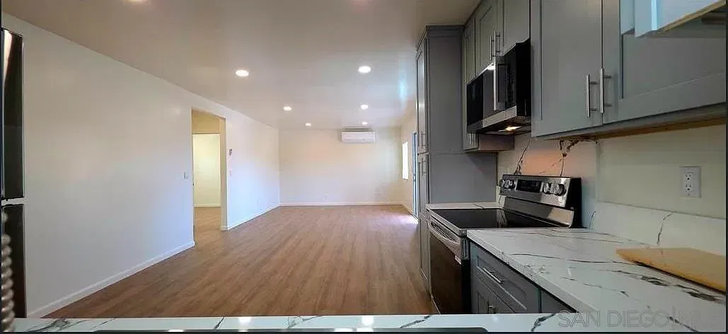 2 bed, 1.0 bath, 832 sqft, $3,000 — Photo 3