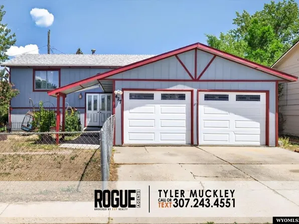 427 Big Horn St, Evansville, WY 82636