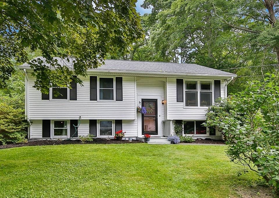 1st image of 28 Phillips Dr
