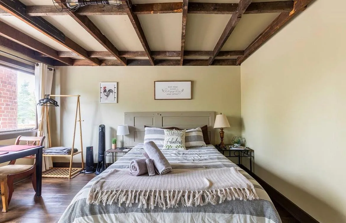 1 bed, 500 sqft, $1,300 — Photo 1