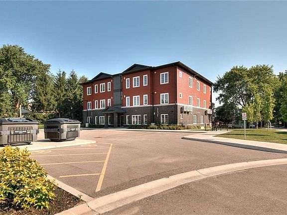 2nd image of 33 Murray Ct #9
