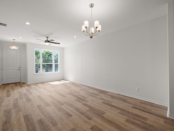 5th image of 10222 N 15th St