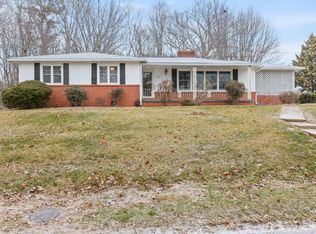 32 Panorama Dr, Asheville, NC 28806