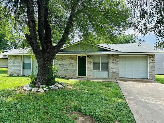 3rd image of 1602 Sagebrush Dr