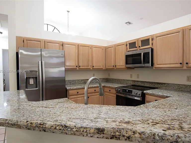 3160 Peachtree Cir — Photo 8