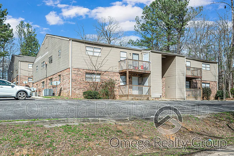 2 bed, 1.0 bath, 800 sqft, $750 — Photo 1