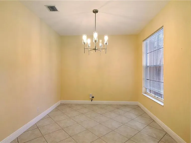 5873 NW 120th Ter — Photo 10