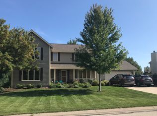 W170N5119 Fair Oak Pkwy, Menomonee Falls, WI 53051