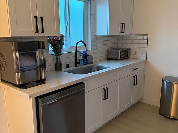 2nd image of 410 N Market St Unit 14