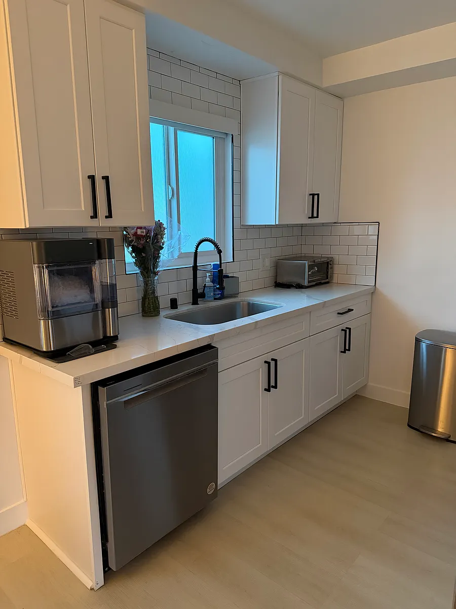 Building Photo - 410 N Market St #14