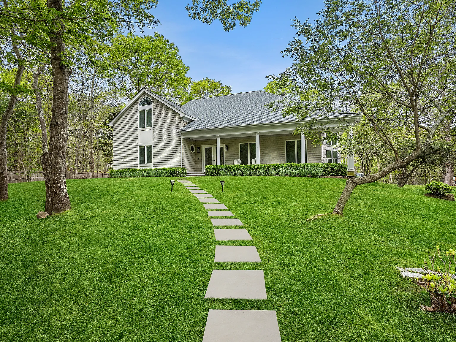 Summer In Amagansett With Pool And Tennis — Photo 1