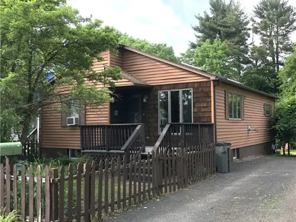 8 Blanchard Ave, Oneonta, NY 13820