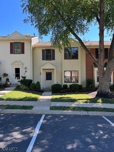 67 Woodward Ln, Basking Ridge, NJ, 07920