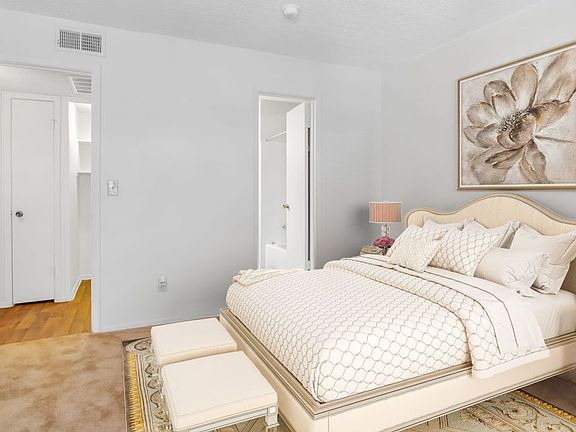 4th image of 929 Saint Paul Dr #921-247