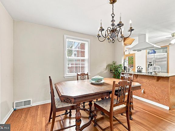 3rd image of 844 Burmont Rd