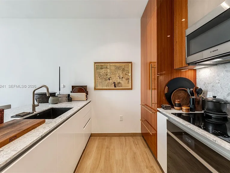 2655 S Bayshore Dr #807 — Photo 4