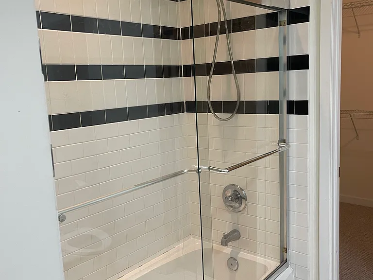 2125 Southend Dr #121 — Photo 6