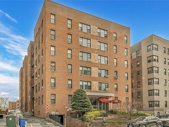 2nd image of 10 N Broadway APT 2B