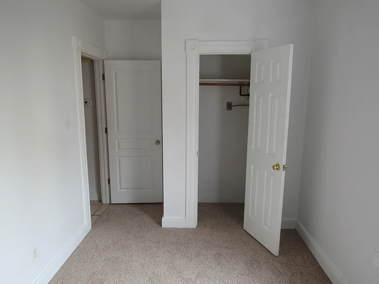 811 Bowe St — Photo 7