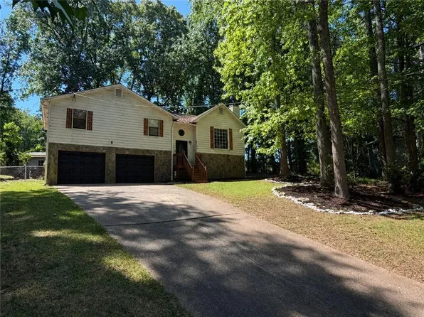 202 Blackhawk Trl, Dallas, GA 30157