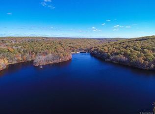 150R Old Colchester Rd #R, Quaker Hill, CT 06375