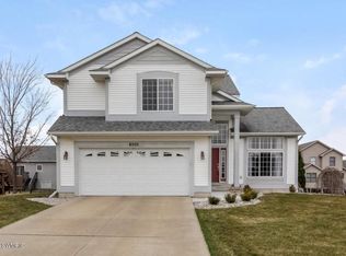 6555 Nearpoint Dr SE, Caledonia, MI 49316