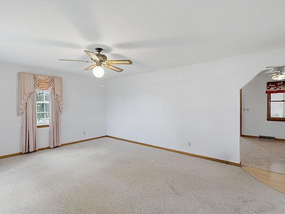 5th image of 525 Chipman Ridge Rd