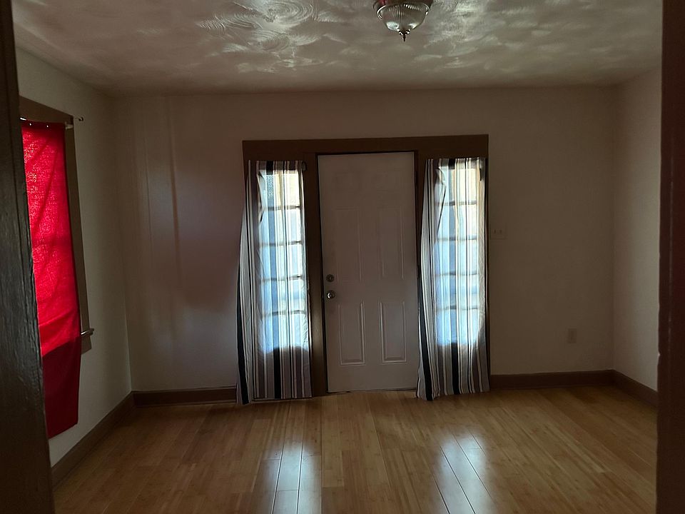 1st image of 222 Farrar Ave