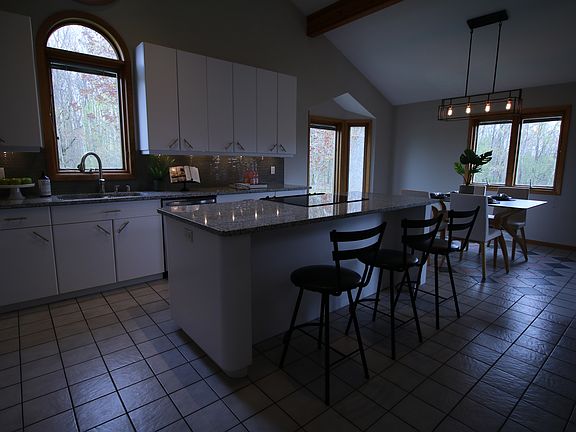 Kitchen & Dining 