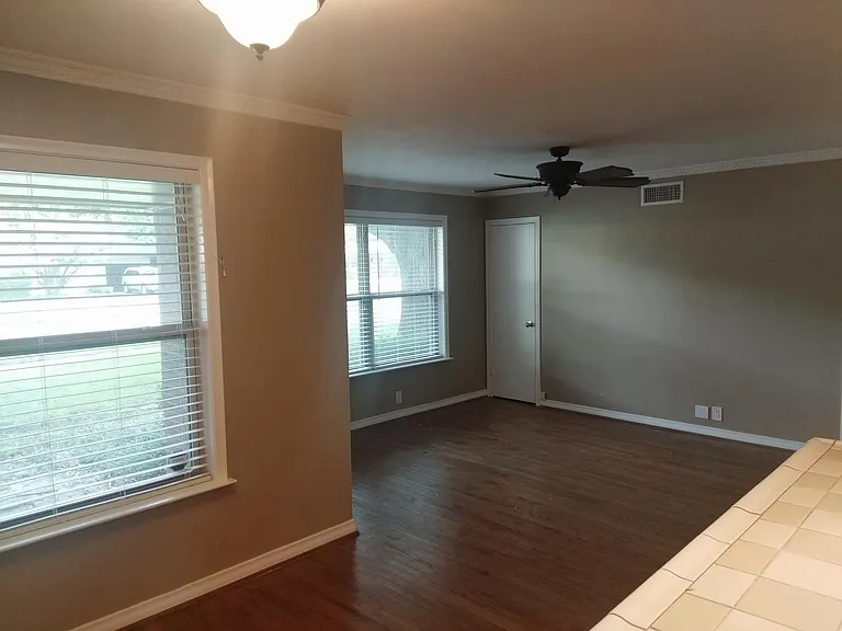 625 Newberry Dr — Photo 4