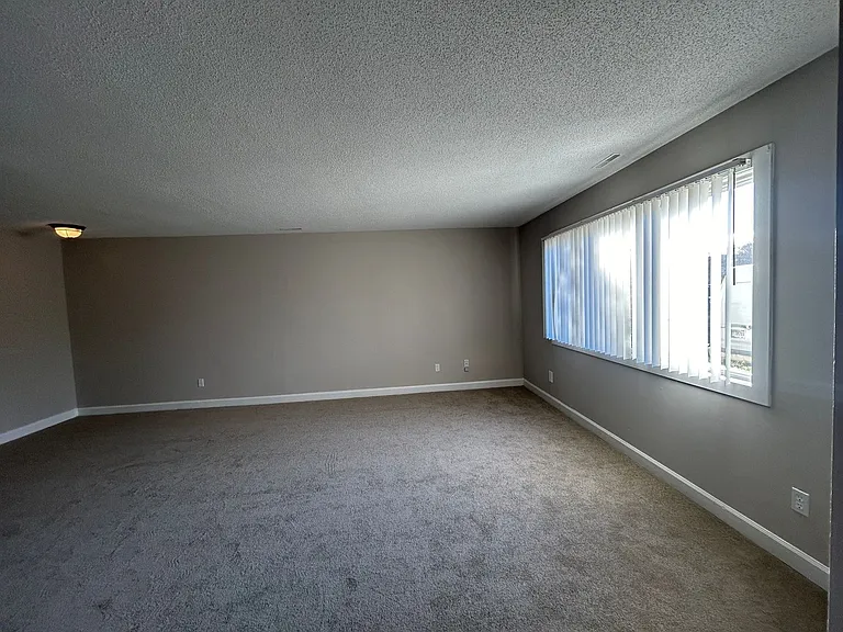 Candlelite Apartments — Photo 100