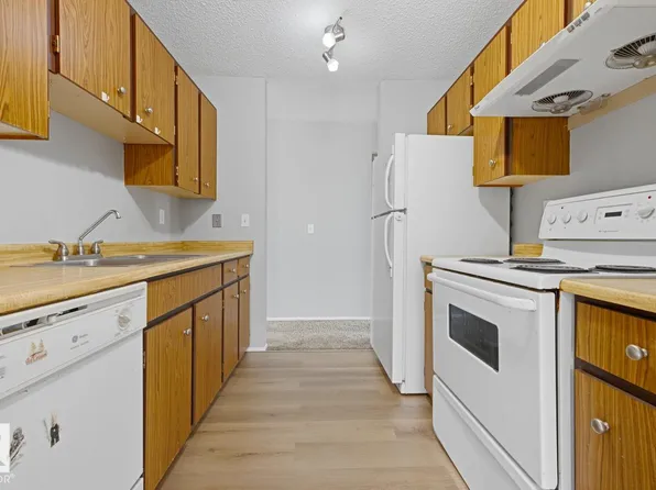 5514 93a Ave NW, Edmonton, AB T6B 2K7