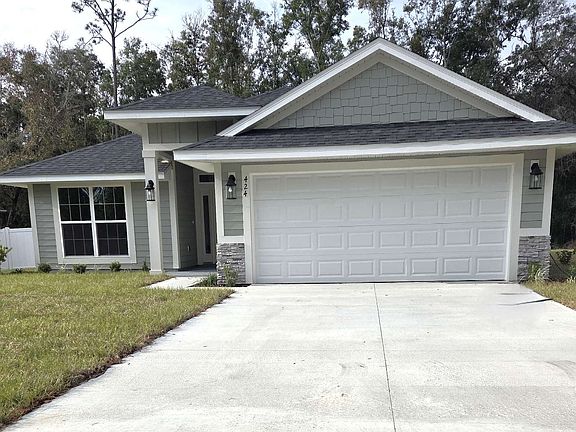 3rd image of 424 SW Silver Palm Dr