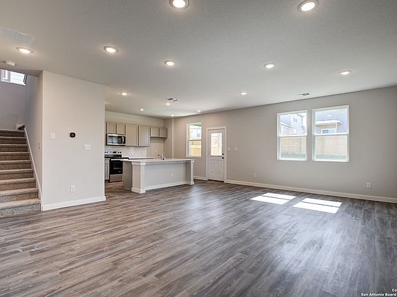 4th image of 14510 Emerio Drive