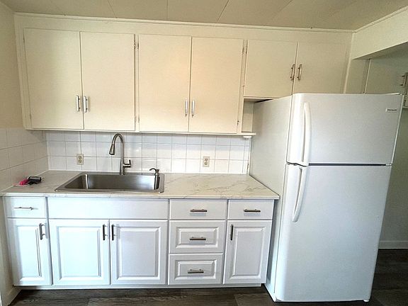 5th image of 939 Alder Ave