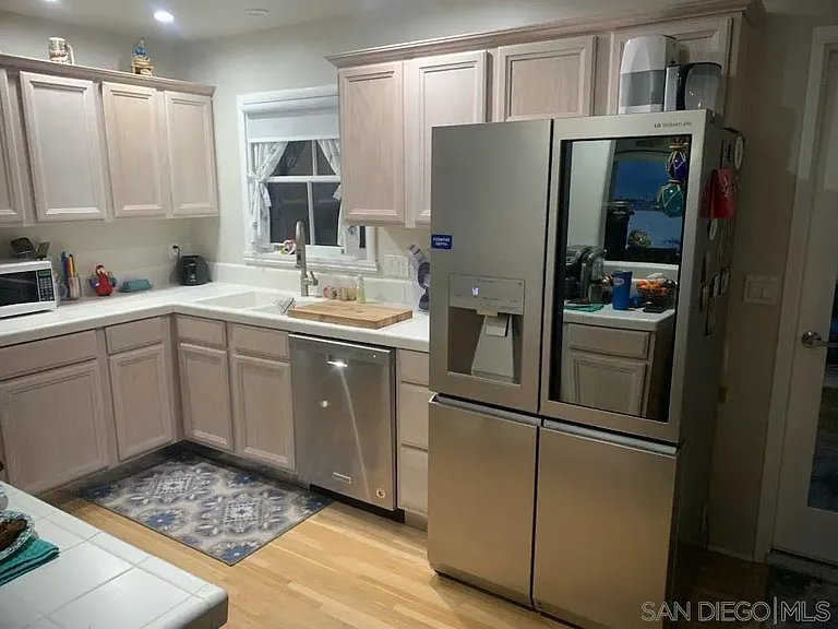 3403 Riviera Dr — Photo 9