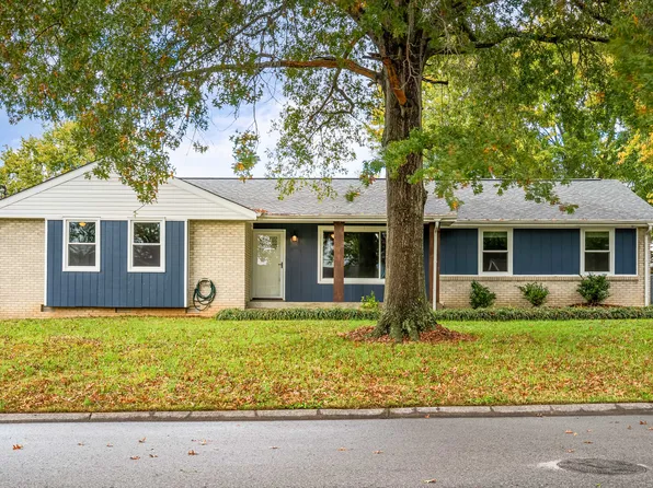 202 Raindrop Ln, Hendersonville, TN 37075