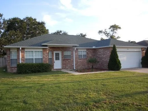 343 Creekside Ln, Gardendale, AL 35071