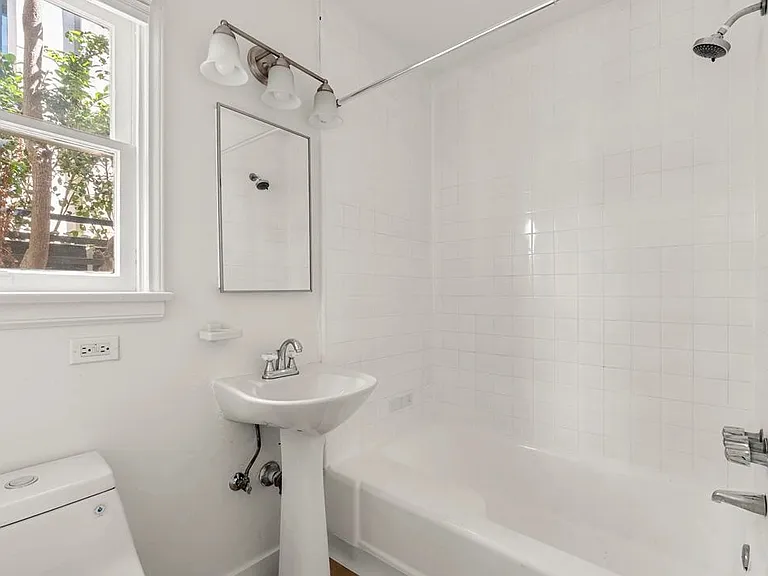 346 N Palm Dr #4 — Photo 13