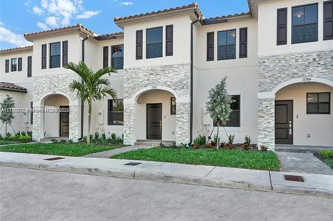 3 bed, 2.5 bath, 1483 sqft, $2,700 — Photo 1
