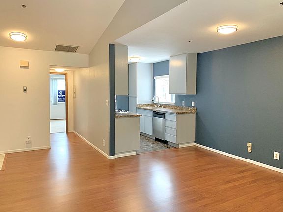 3rd image of 1007 San Antonio Cir Unit 316