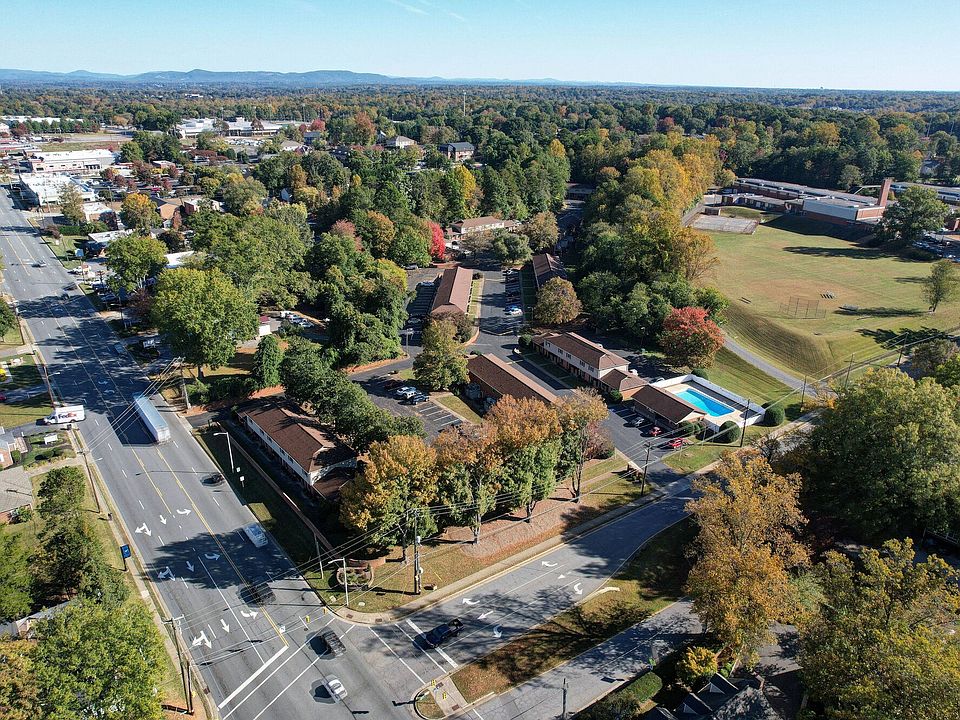 Colonial House Apartments 818 2nd Street Pl NE Hickory NC Zillow