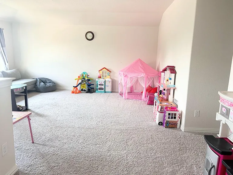 652 Cedar Springs Dr — Photo 17
