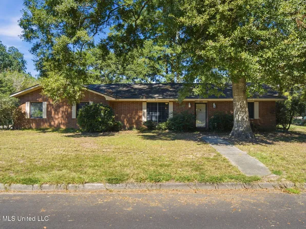 1806 Ridgewood Dr, Columbia, MS 39429