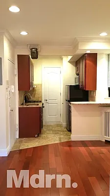 Rented by Mdrn Residential | media 2