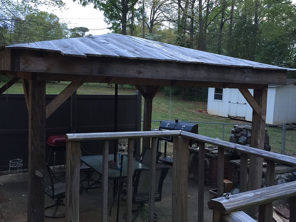 Covered Bbq area