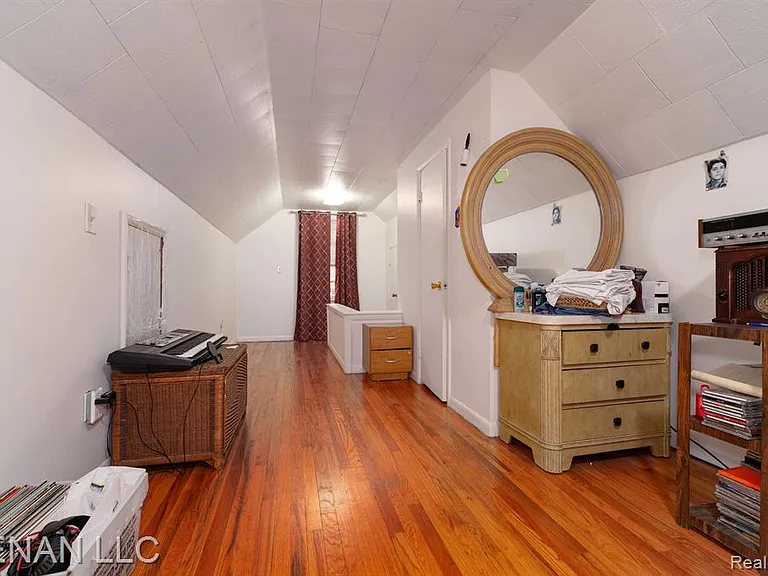 6001 Warwick St — Photo 16