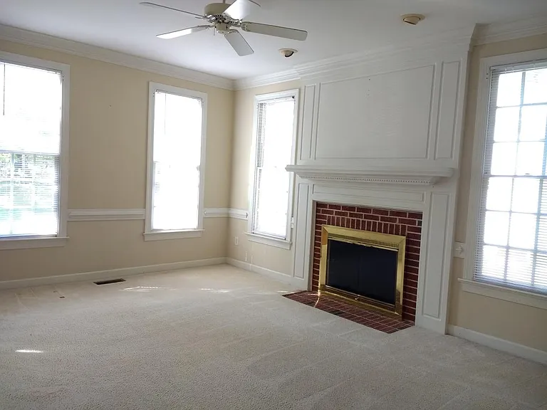 208 Parkroyale Ln — Photo 2