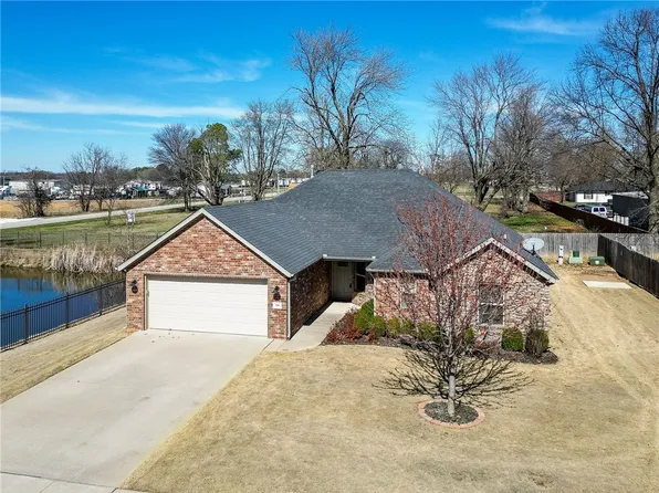 140 Ranalli Ave, Springdale, AR 72762