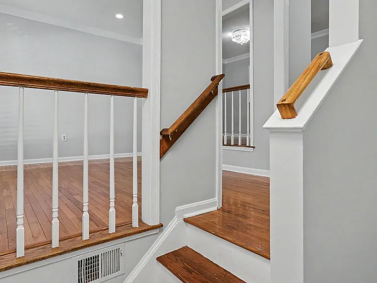 1106 Arcola Ave — Photo 5